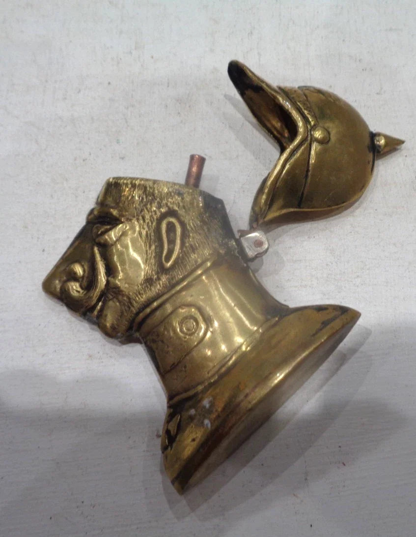 Briquet artisanat de tranchée représentant le kaiser en caricature