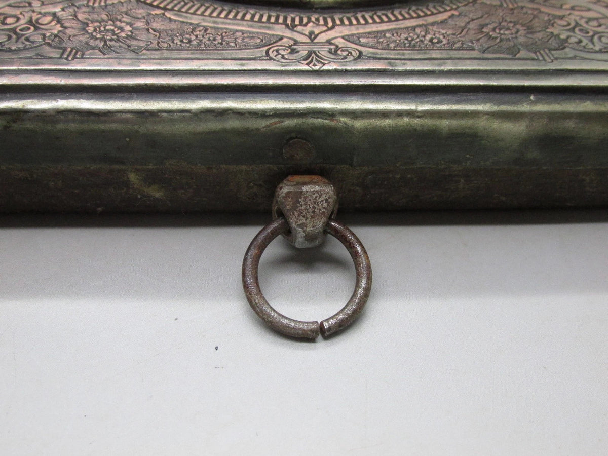Icône ancienne de l'empire russe en argent massif et bois peint à la main, 28x24cm, circa 1880