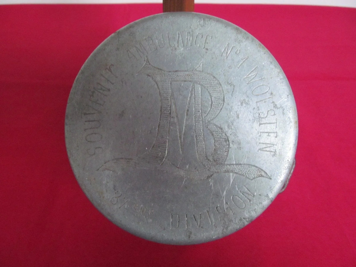 Gamelle gravee soldat francais infirmier art de tranchee ww1 yser poilu adrian