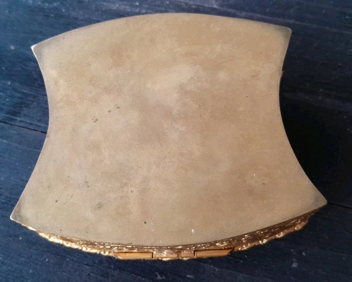 Ancienne boîte à bijoux capitonnée bronze ou laiton médaillon signé peinture