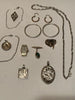 Lots de bijoux anciens en or 18 k et argent massif
