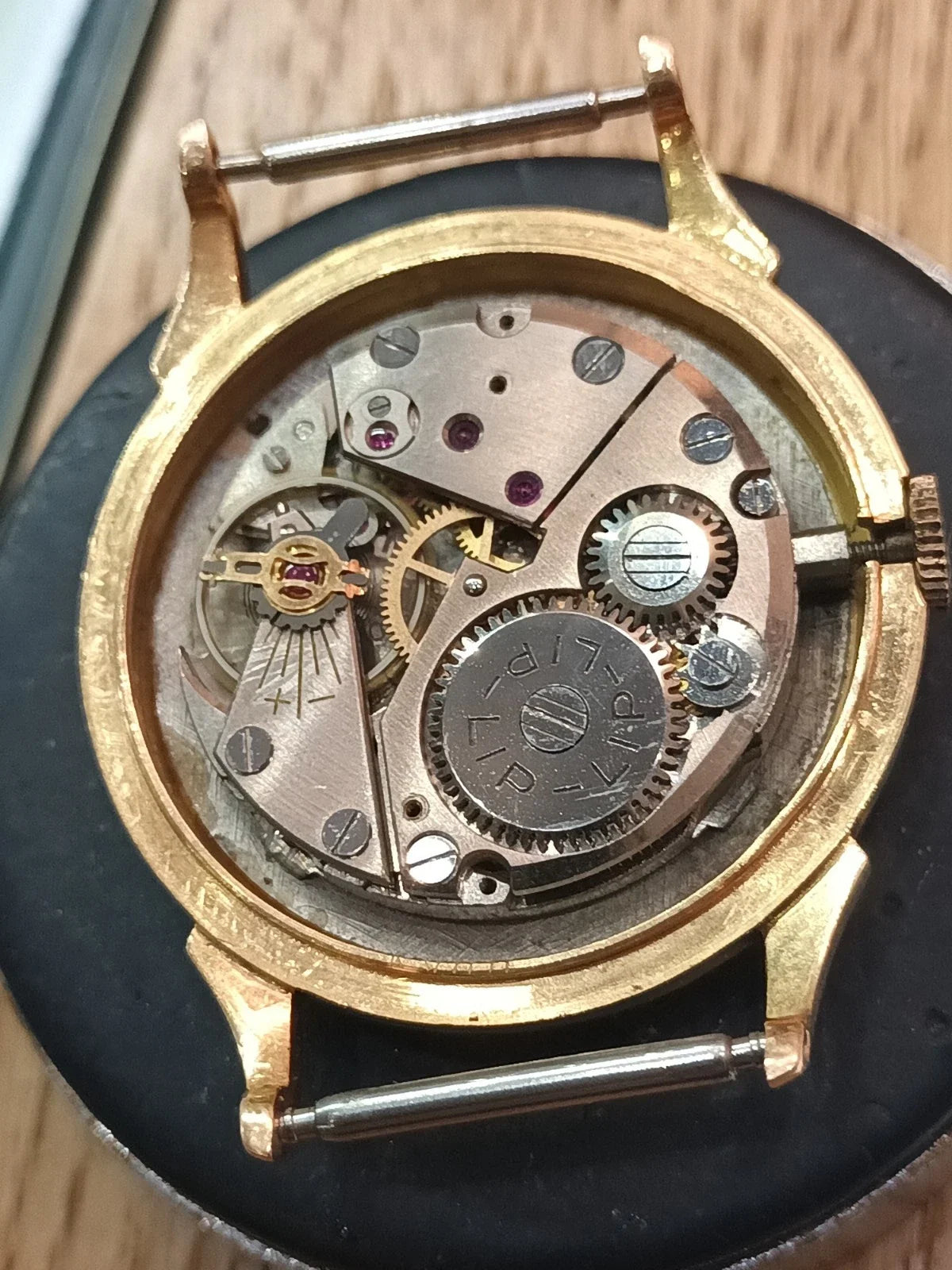 Montre Mecanique LIP EN OR POINÇON TETE D'AIGLE