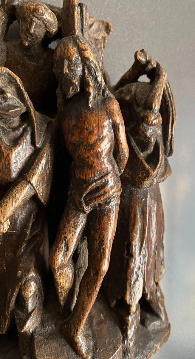 Petit groupe en bois sculpté haute époque XVIème