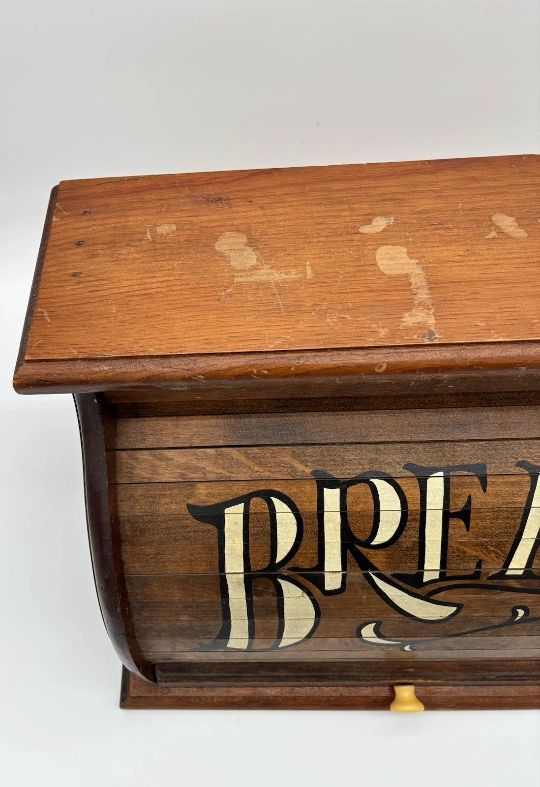 Boite à pain vintage en bois à roulettes ferme bois marron années 70 campagne