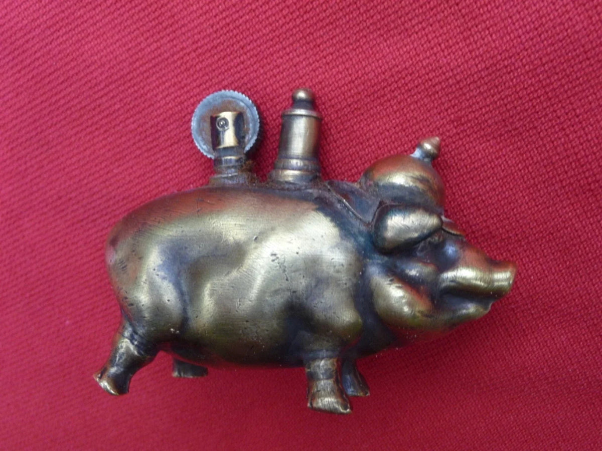Beau briquet de poilu forme cochon
