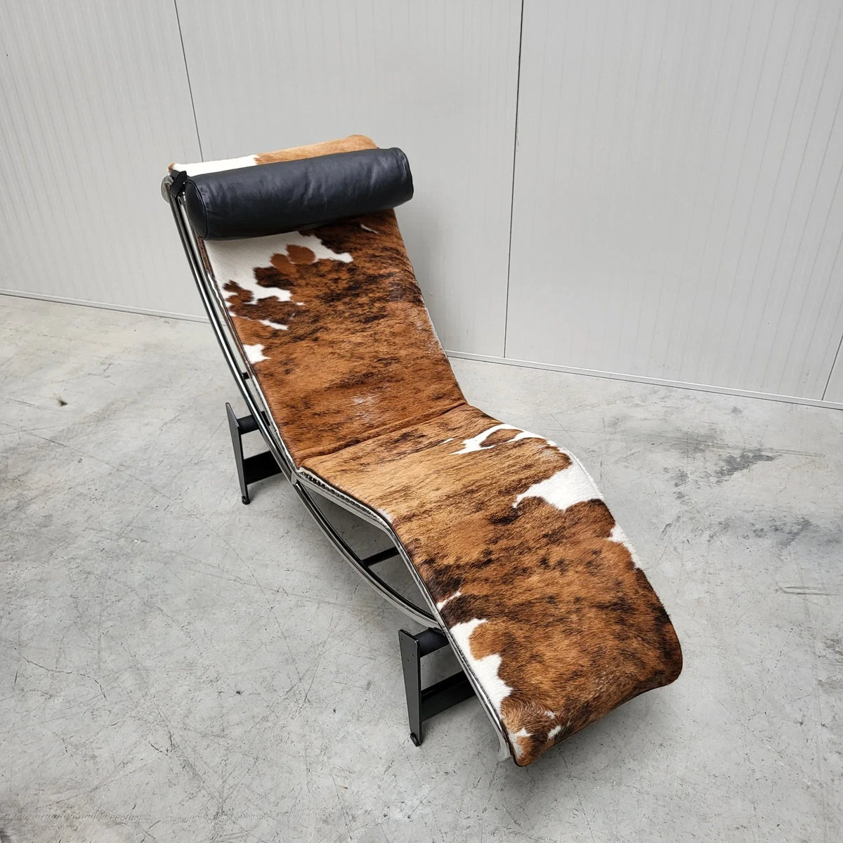 Cassina LE CORBUSIER LC4 Chaise longue poney peau fourrure