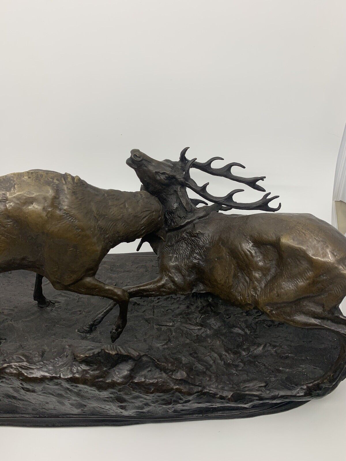 Sculpture en bronze combat de cerfs