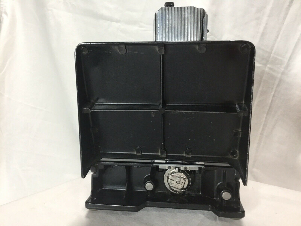 Machine à coudre poids plume vintage singer 221