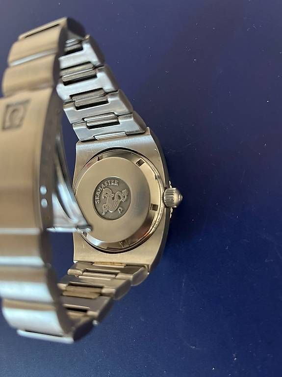 Montre Omega Seamaster avec mouvement électronique haute fréquence 300 Hz
