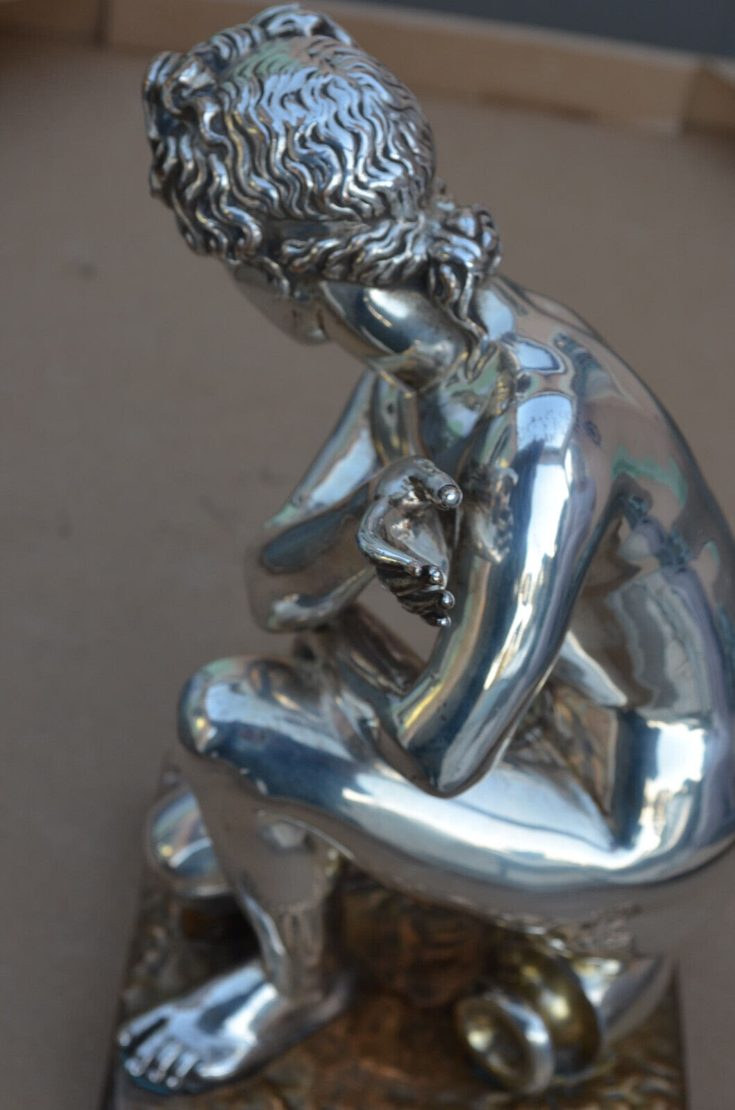 Sculpture en bronze argenté aphrodite